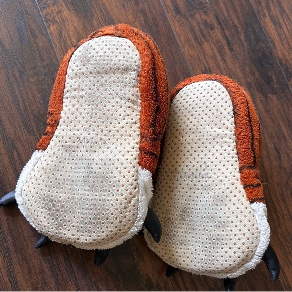 Old Navy, Kids Tiger Slippers - Picture 4 of 6